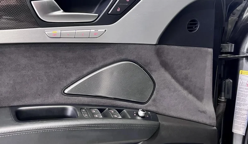 
								Audi S8 full									