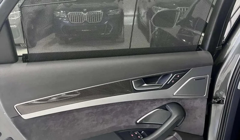 
								Audi S8 full									