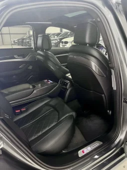 
										Audi S8 full									