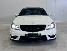 Mercedes-Benz C 63 AMG Carbon Package