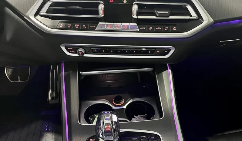 
								BMW X5 M50i xDrive Shadow Line full									