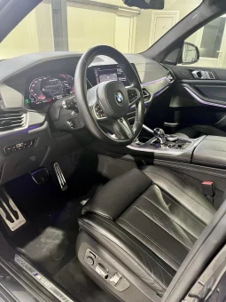 
										BMW X5 M50i xDrive Shadow Line full									