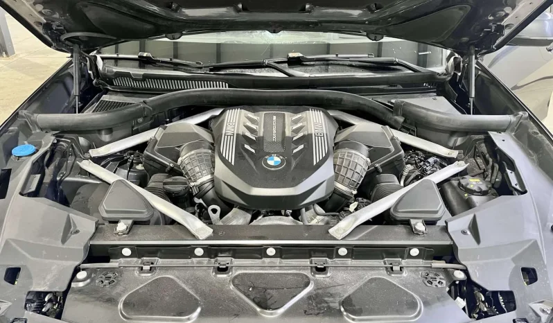 
								BMW X5 M50i xDrive Shadow Line full									