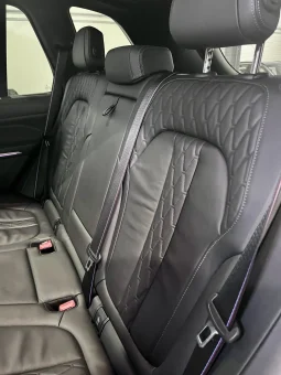 
										BMW X5 M50i xDrive Shadow Line full									