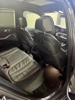 
										BMW X5 M50i xDrive Shadow Line full									