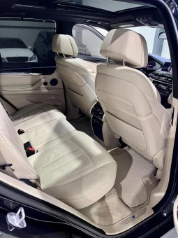
										BMW X5 35i xDrive M Package Shadow Line full									
