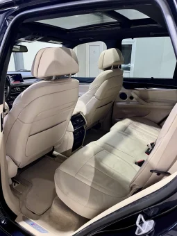 
										BMW X5 35i xDrive M Package Shadow Line full									
