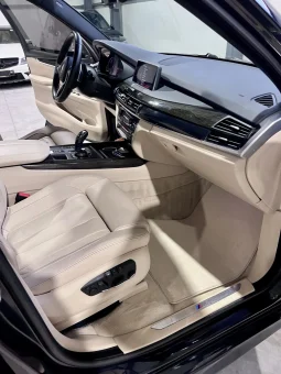 
										BMW X5 35i xDrive M Package Shadow Line full									