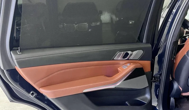 
								BMW X7 40i M Sport Shadow Line full									