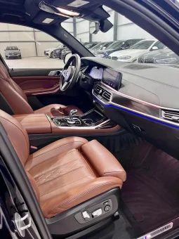 
										BMW X7 40i M Sport Shadow Line full									