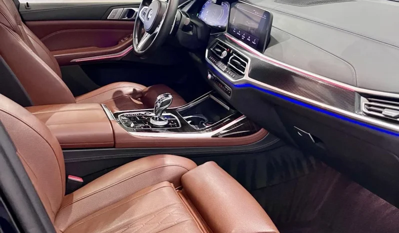 
								BMW X7 40i M Sport Shadow Line full									