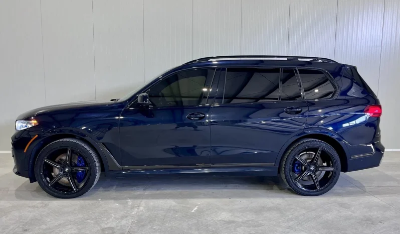 
								BMW X7 40i M Sport Shadow Line full									