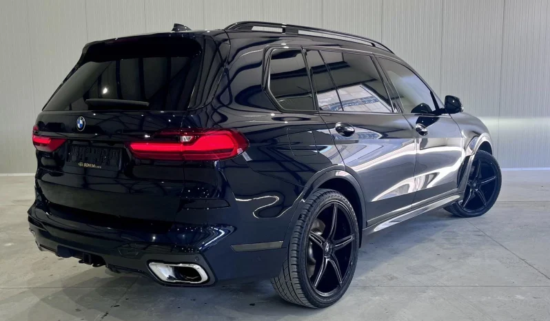 
								BMW X7 40i M Sport Shadow Line full									