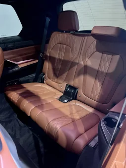
										BMW X7 40i M Sport Shadow Line full									