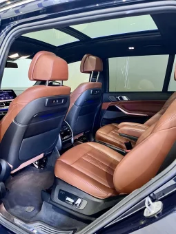 
										BMW X7 40i M Sport Shadow Line full									