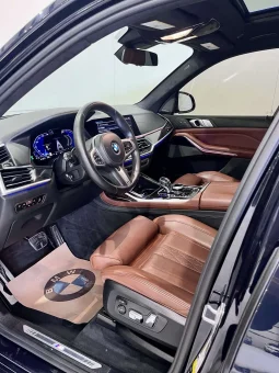 
										BMW X7 40i M Sport Shadow Line full									