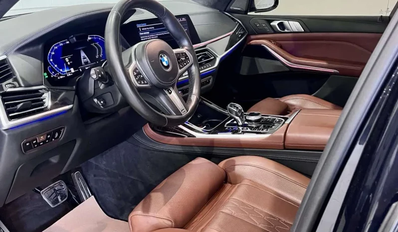 
								BMW X7 40i M Sport Shadow Line full									