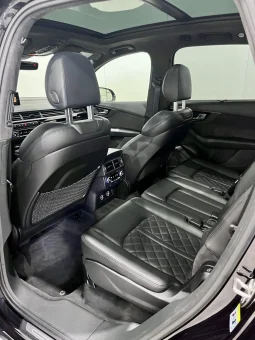 
										Audi Q7 30T Technik Black Optic full									