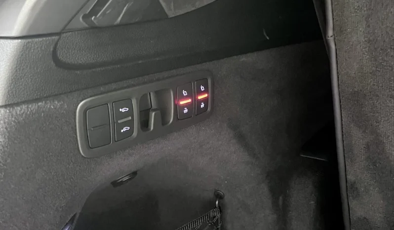
								Audi Q7 30T Technik Black Optic full									