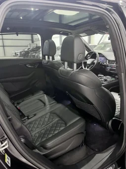 
										Audi Q7 30T Technik Black Optic full									