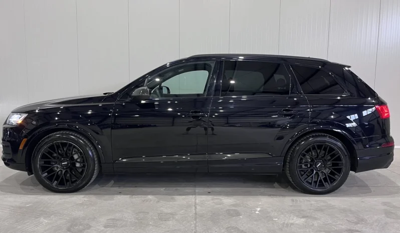 
								Audi Q7 30T Technik Black Optic full									