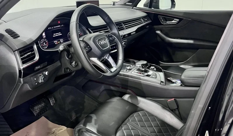 
								Audi Q7 30T Technik Black Optic full									