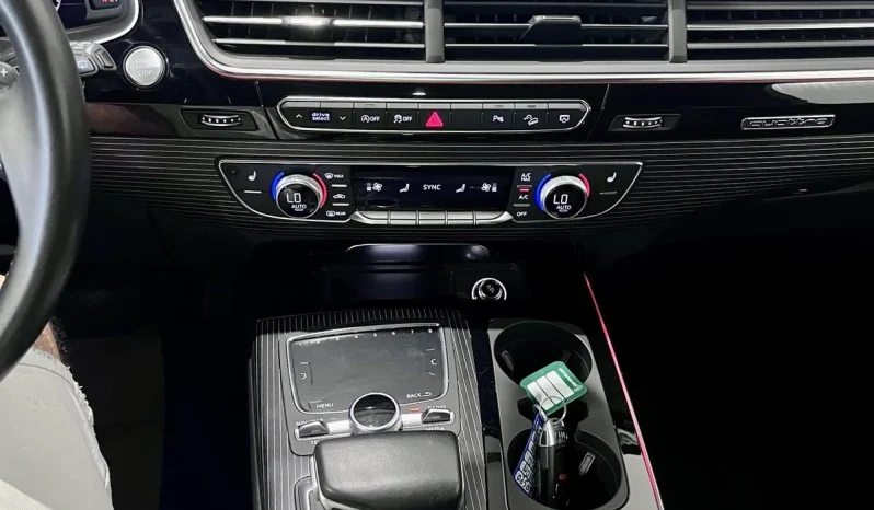 
								Audi Q7 30T Technik Black Optic full									
