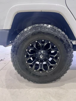 
										Jeep Wrangler Sahara Unlimited OFF Road full									