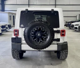 
										Jeep Wrangler Sahara Unlimited OFF Road full									