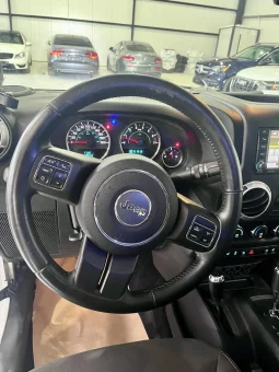 
										Jeep Wrangler Sahara Unlimited OFF Road full									