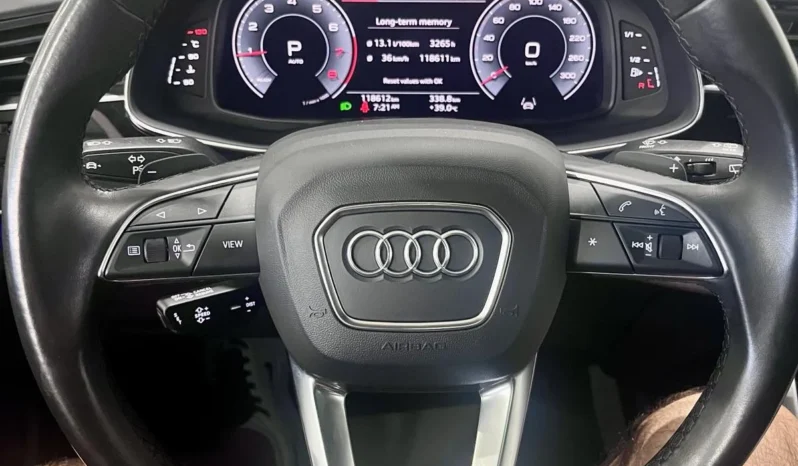 
								Audi Q7 55 TFSI Technik Black Optic full									