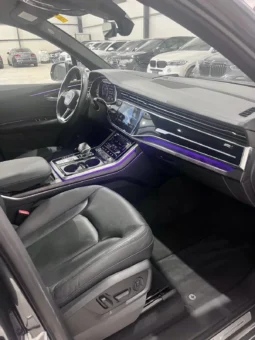 
										Audi Q7 55 TFSI Technik Black Optic full									