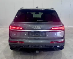 
										Audi Q7 55 TFSI Technik Black Optic full									