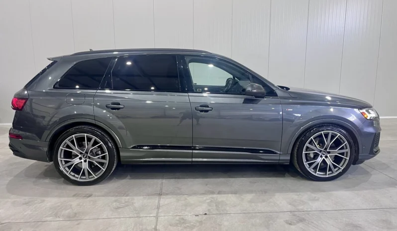 
								Audi Q7 55 TFSI Technik Black Optic full									