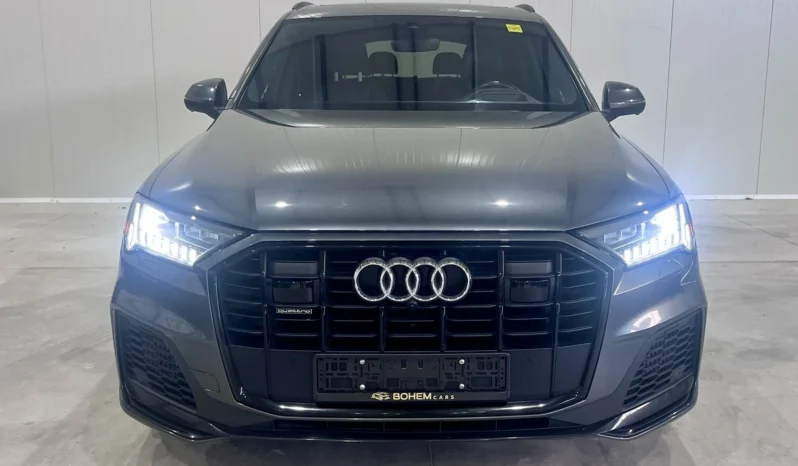 
								Audi Q7 55 TFSI Technik Black Optic full									