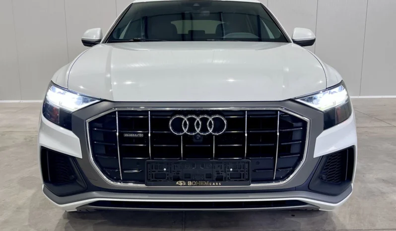 
								Audi Q8 55 TFSI S LINE full									