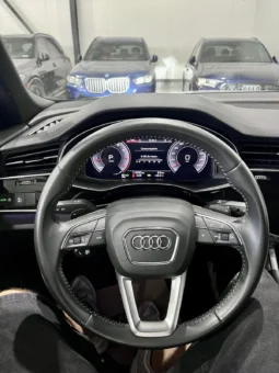 
										Audi Q8 55 TFSI S LINE full									