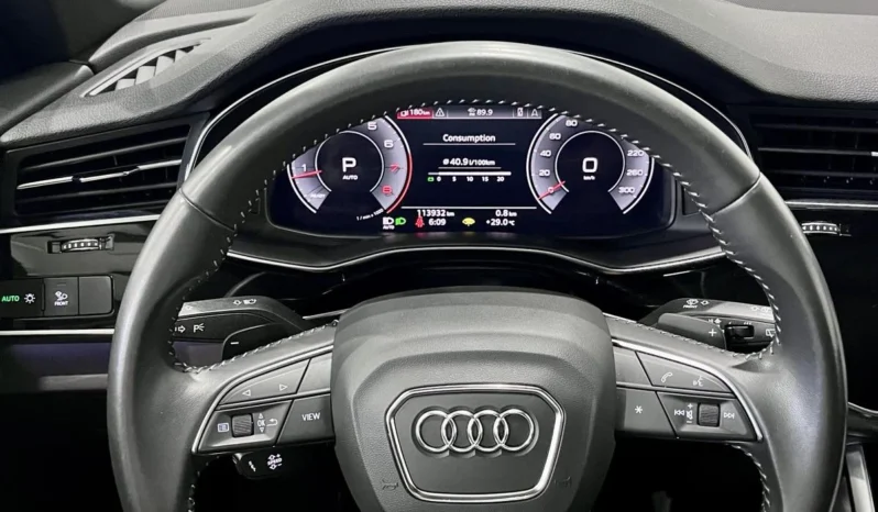 
								Audi Q8 55 TFSI S LINE full									