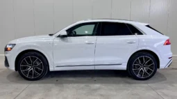 
										Audi Q8 55 TFSI S LINE full									