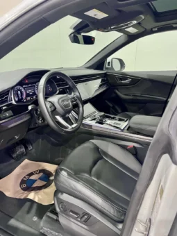 
										Audi Q8 55 TFSI S LINE full									