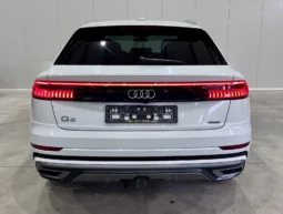 
										Audi Q8 55 TFSI S LINE full									