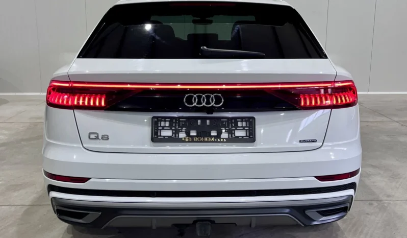 
								Audi Q8 55 TFSI S LINE full									