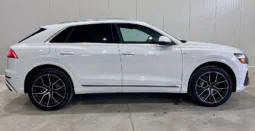 
										Audi Q8 55 TFSI S LINE full									