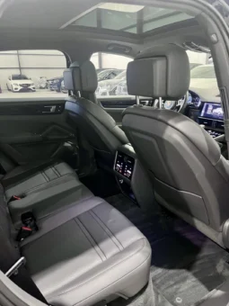 
										Porsche Cayenne E-Hybrid Sport Chrono full									