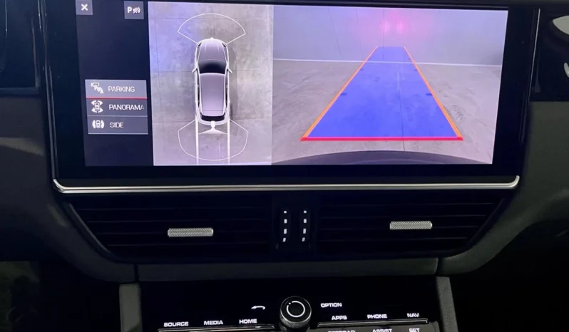 
								Porsche Cayenne E-Hybrid Sport Chrono full									