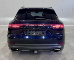 
										Porsche Cayenne E-Hybrid Sport Chrono full									