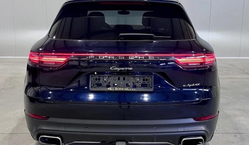 
								Porsche Cayenne E-Hybrid Sport Chrono full									