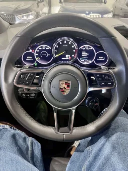 
										Porsche Cayenne E-Hybrid Sport Chrono full									