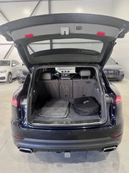 
										Porsche Cayenne E-Hybrid Sport Chrono full									