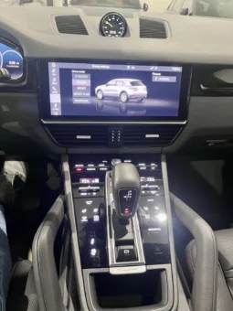
										Porsche Cayenne E-Hybrid Sport Chrono full									